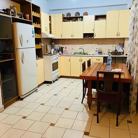 Apartment Downtown Central 2 Bedroom Ac Wifi Tirana