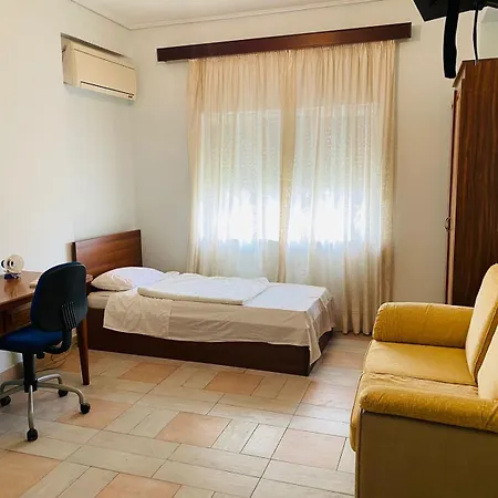 Downtown Central 2 Bedroom Ac Wifi Apartment *