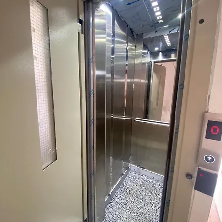 Downtown Central 2 Bedroom Ac Wifi Apartment Tirana