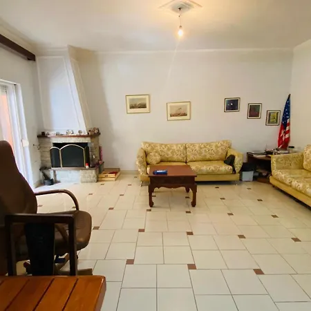Downtown Central 2 Bedroom Ac Wifi Apartment